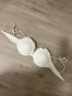 Hot Nelly Bikiniyläosa