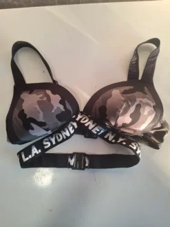 Clearance CENSORED Bikiniyläosa