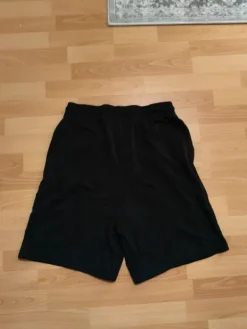 Best H&M Basic Black knee length shorts