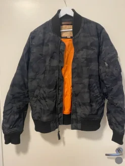 Discount Bombertakki