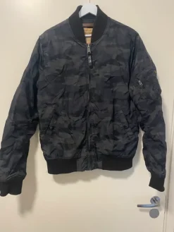 Discount Bombertakki