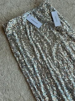 Clearance Bubbleroom paljettihame M | Vinted