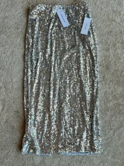 Clearance Bubbleroom paljettihame M | Vinted