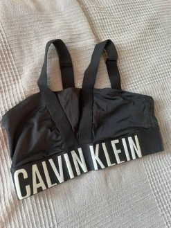 Best Calvin Klein yläosa