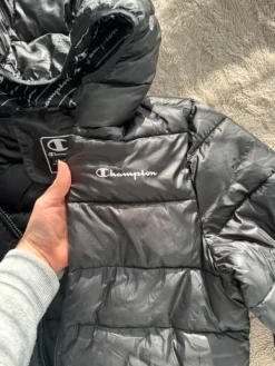 Online Champion toppatakki | Vinted