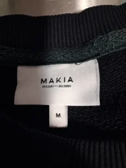 Clearance College paita / MAKIA