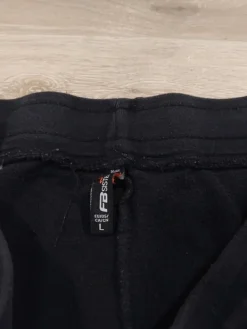 Online Collegehousut