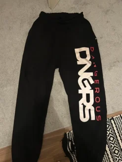 Online Collegehousut