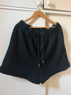 Clearance H&M Collegeshortsit