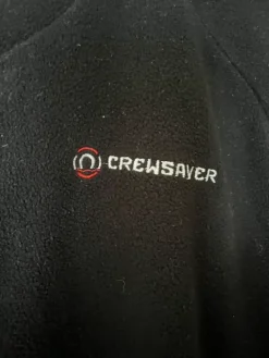 Hot Crowsaver täysipitkä tummansininen fleecepuku.