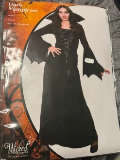 Outlet Dark Vampiress naamiaisasu