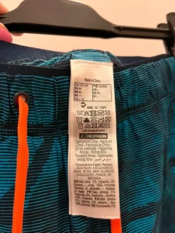 New Decathlon swim trunks L