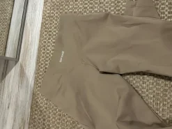 Hot dfyne beiget housut