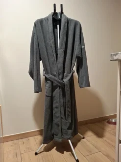 New Essentials Didelis pilkas chalatas