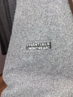 New Essentials Didelis pilkas chalatas