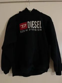 Outlet Diesel huppari