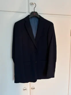 Discount Dressmann navy suit