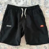 Best Ellesse collegeshortsit