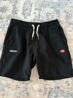 Best Ellesse collegeshortsit