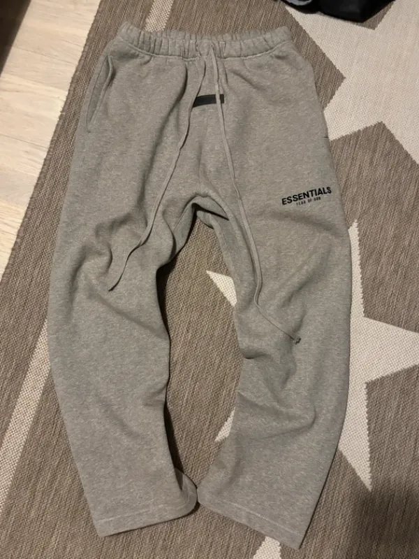 New Essentials Housut