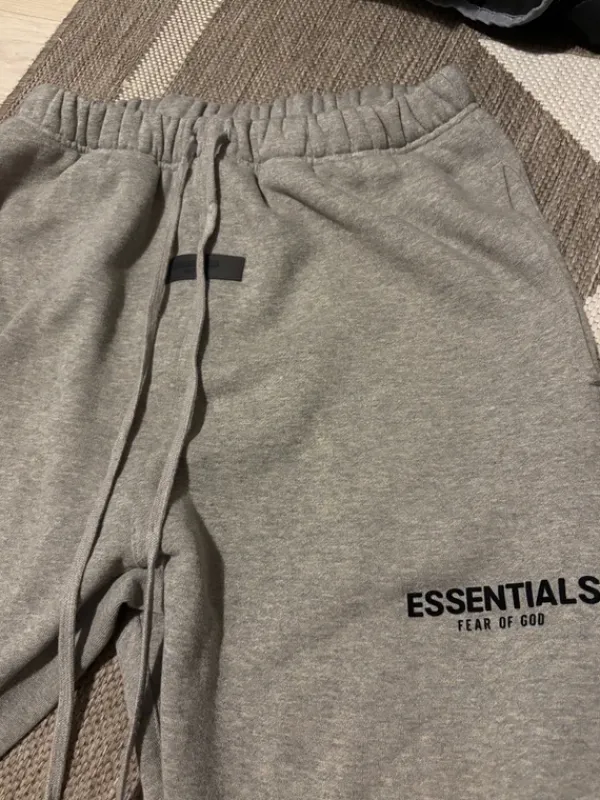 New Essentials Housut