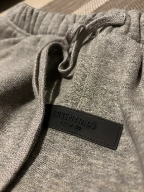 New Essentials Housut