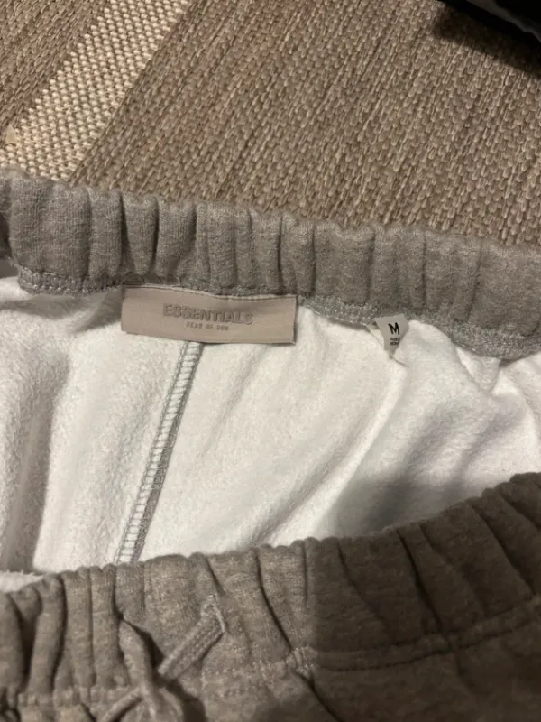 New Essentials Housut