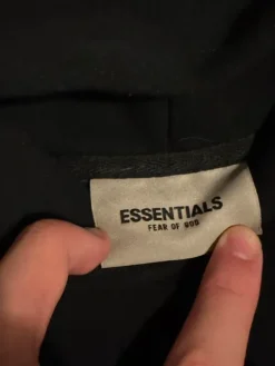 Best Essentials huppari