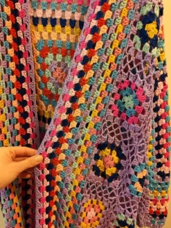 Outlet Extrapitkä takki hapsuilla