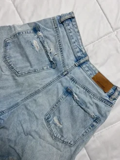 Clearance Stradivarius farkkushortsit