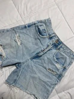 Clearance Stradivarius farkkushortsit