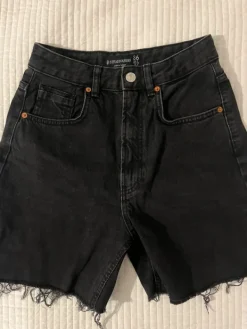 Outlet Stradivarius Farkkushortsit