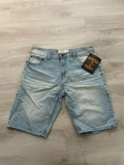 New akademiks Farkkushortsit