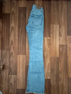 Sale Gina Tricot Farkut