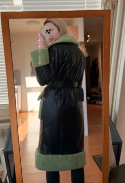 Discount Faux fur coat