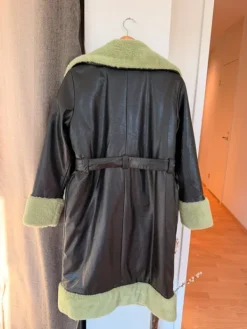 Discount Faux fur coat