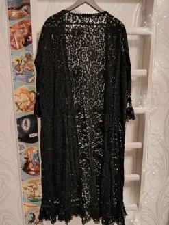 Hot Fiini fröökynä pitsijakku