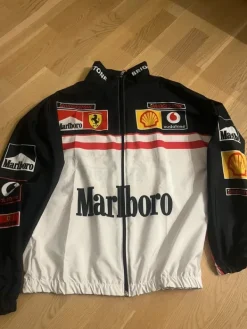 Discount Formula tuulitakki