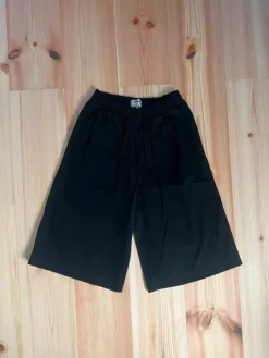 Outlet Freedom by Ervin Latimer shorts