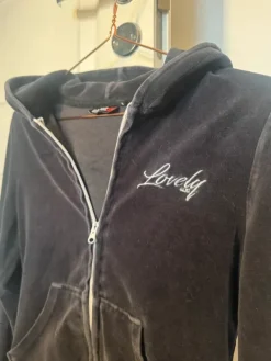 New Gazoz vetoketjullinen huppari