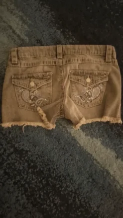 Best Gina Tricot Gina farkkushortsit