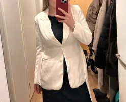 Best Gina Tricot bleiseri