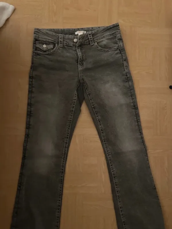 Clearance Gina Tricot harmaat leveälahkeiset fakut