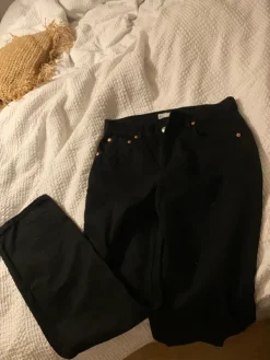 Sale Gina Tricot mustat farkut