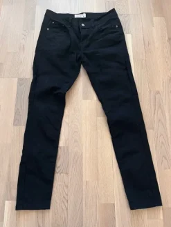 Hot Gina Tricot mustat farkut