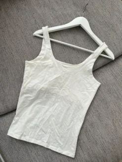 Discount Gina tricot toppi