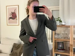 New H&M Grå blazer