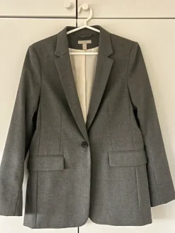 New H&M Grå blazer