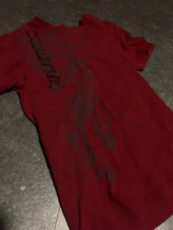 Online Guess vintage punainen t paita