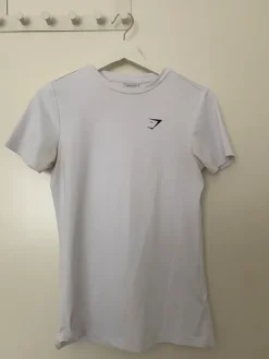 Online Gymshark treenipaita